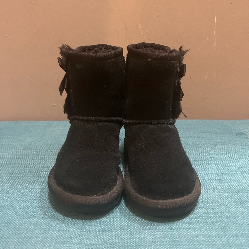 Koolaburra Toddler Girl’s Shearling Boots w-Side Bows